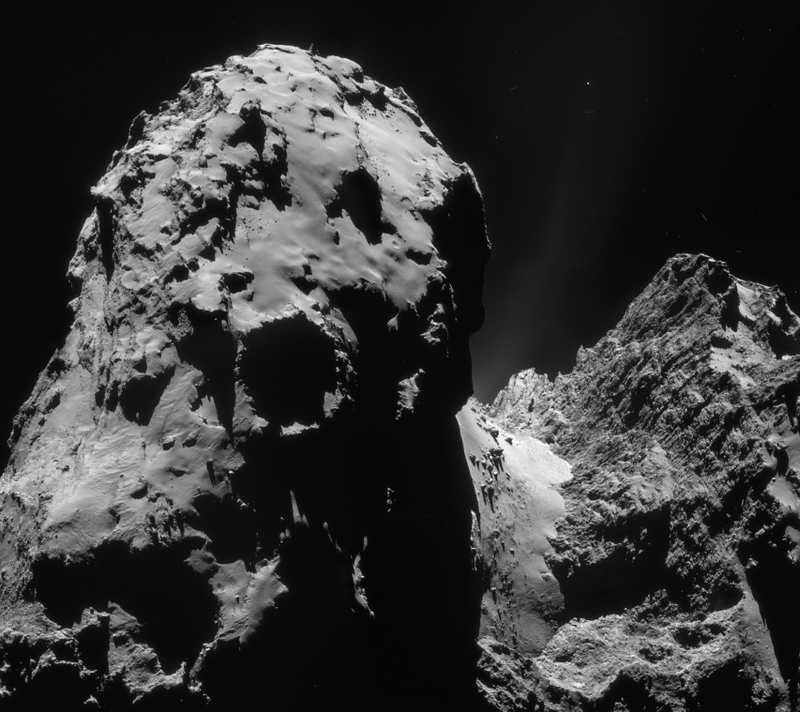 Illustration for article titled New photo reveals titanic cliffs on Rosetta's comet